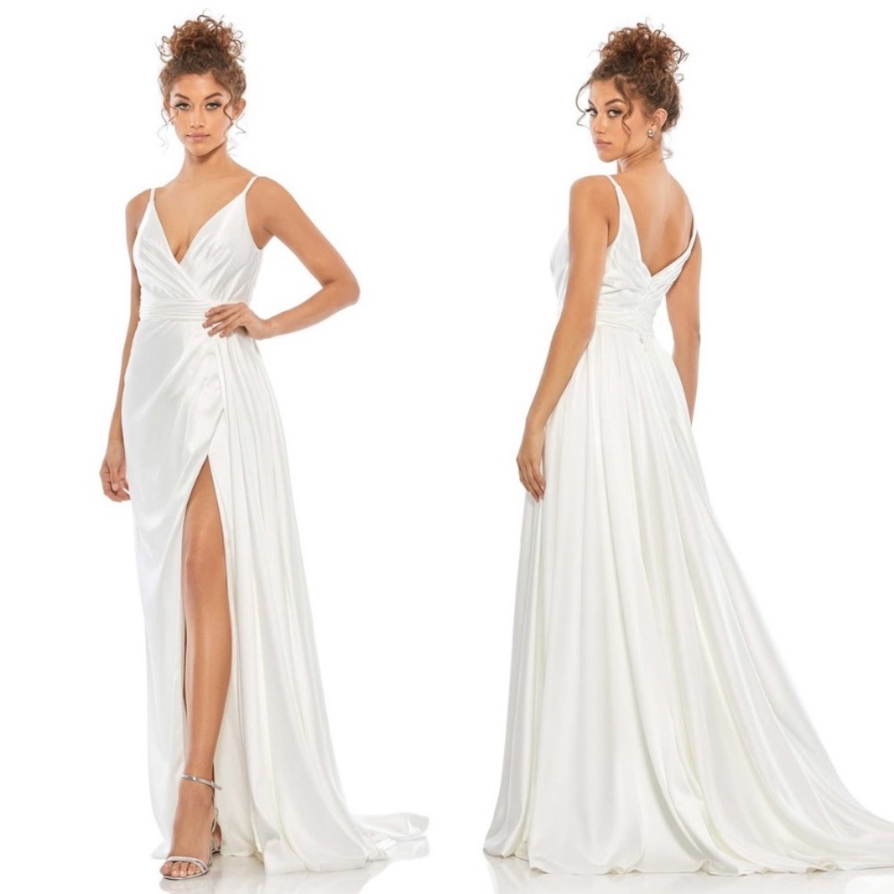 Mac Duggal sleeveless VNeck satin gown size 6